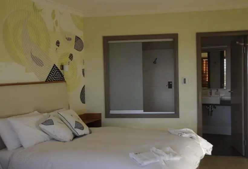 Suite Queen Bed, Saltair Luxury Accommodation Adults Only
