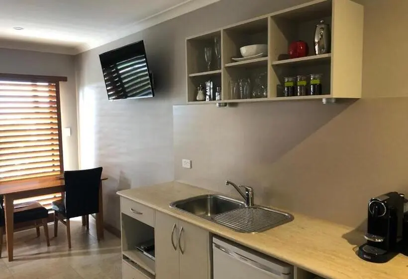Suite Queen Bed, Saltair Luxury Accommodation Adults Only