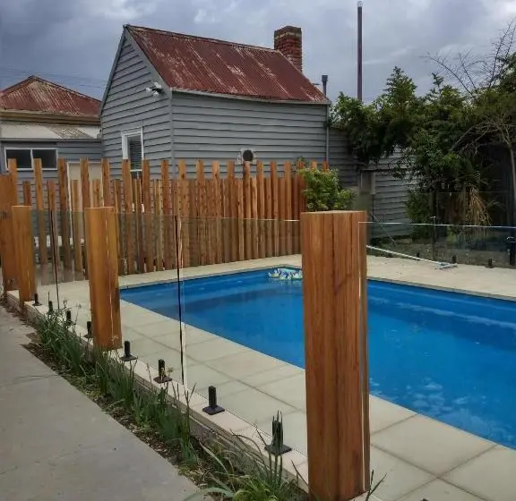 ３ベッドルームハウス, Happy Wanderer Motel Bendigo Children Not Permitted Over 18s Only