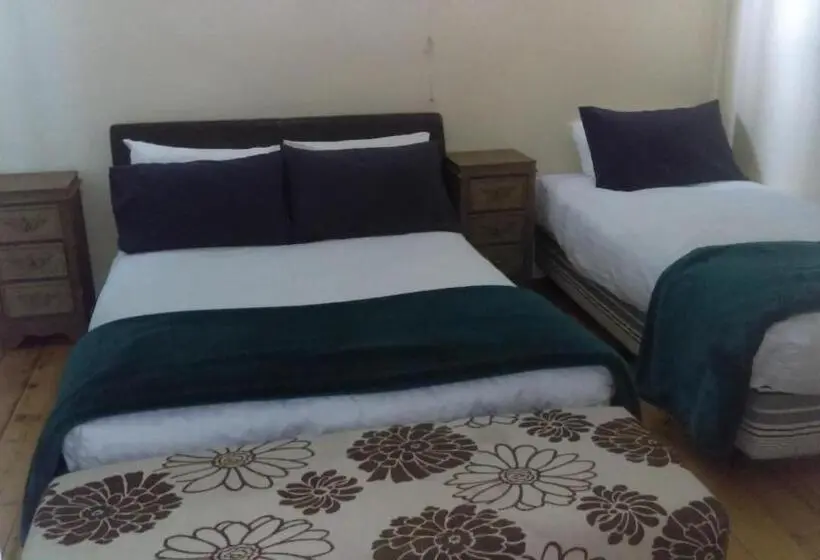 ３ベッドルームハウス, Happy Wanderer Motel Bendigo Children Not Permitted Over 18s Only