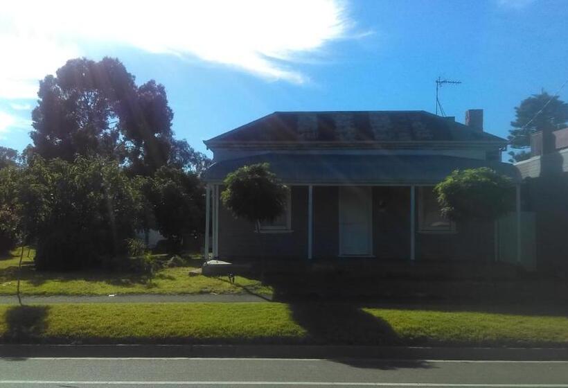 ３ベッドルームハウス, Happy Wanderer Motel Bendigo Children Not Permitted Over 18s Only