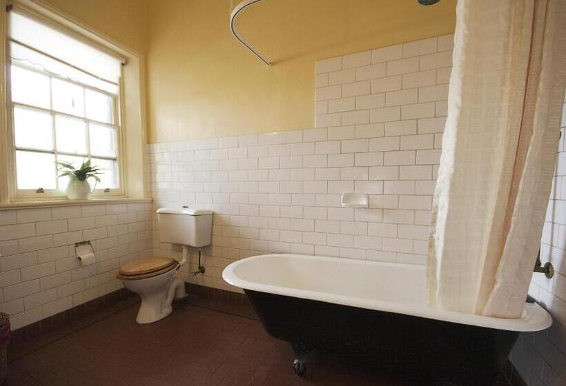 Номер Deluxe, The Rising Sun