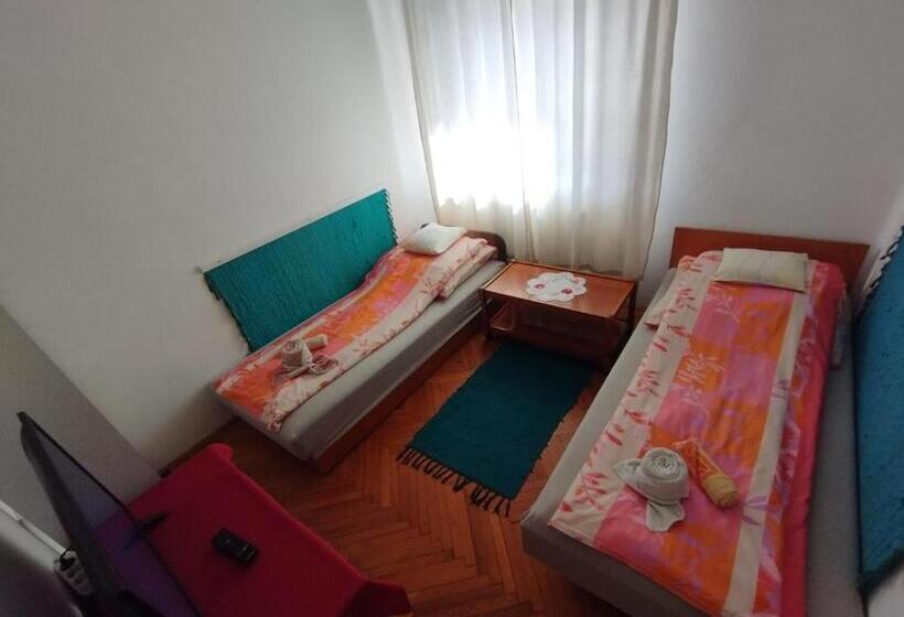 基本间, Liget Szálláshely