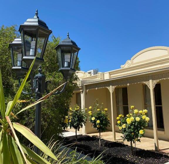 شقة غرفة واحدة, Acacia Terraces