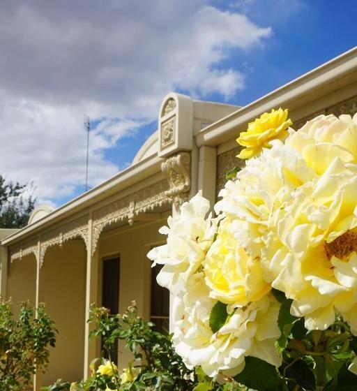 شقة غرفة واحدة, Acacia Terraces