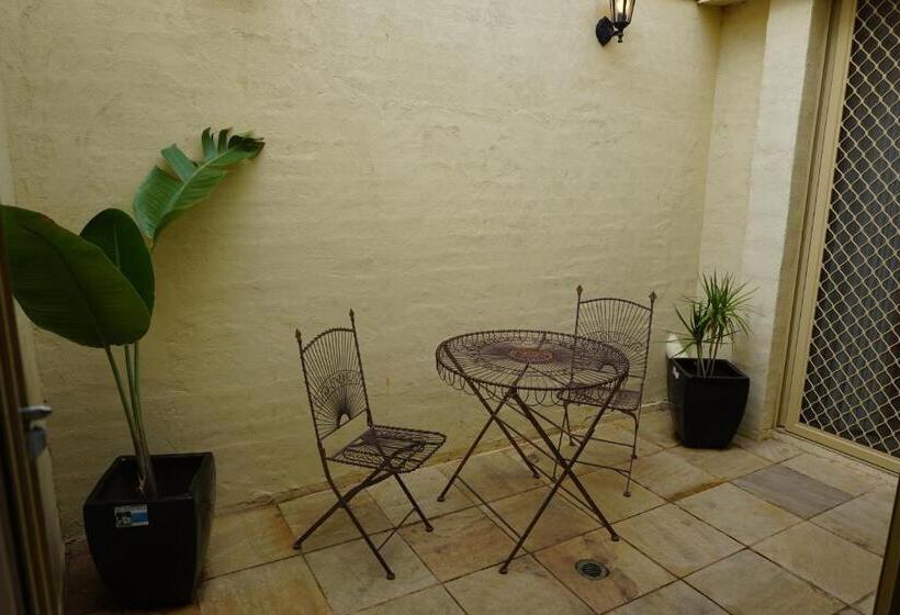 شقة غرفة واحدة, Acacia Terraces