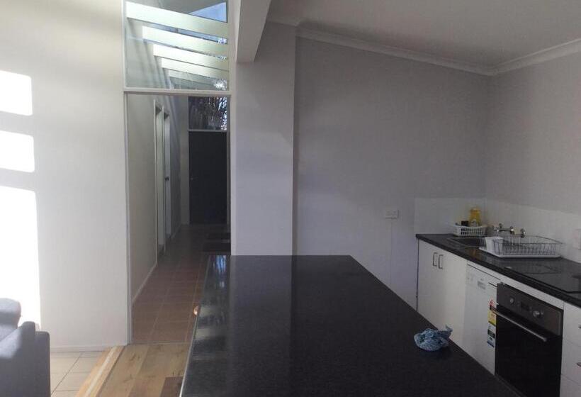 3침실 스탠다드 방갈로, Alpha Centauri Townhouses