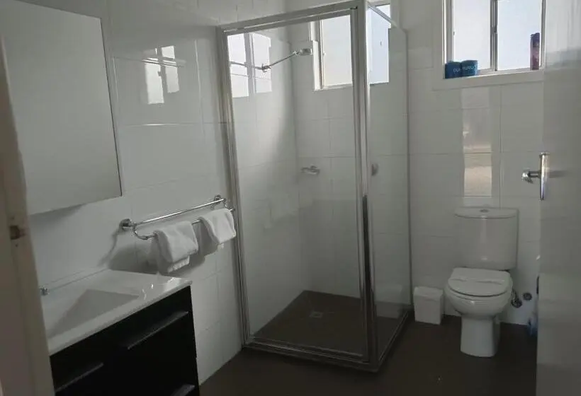 スタンダード４人部屋, Buffalo Motel And Country Retreat