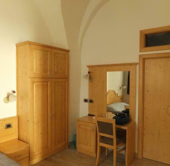 스탠다드 룸, Al Restelar