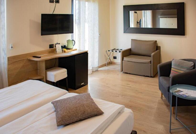 스탠다드 룸 호수 전망, Camping Europa