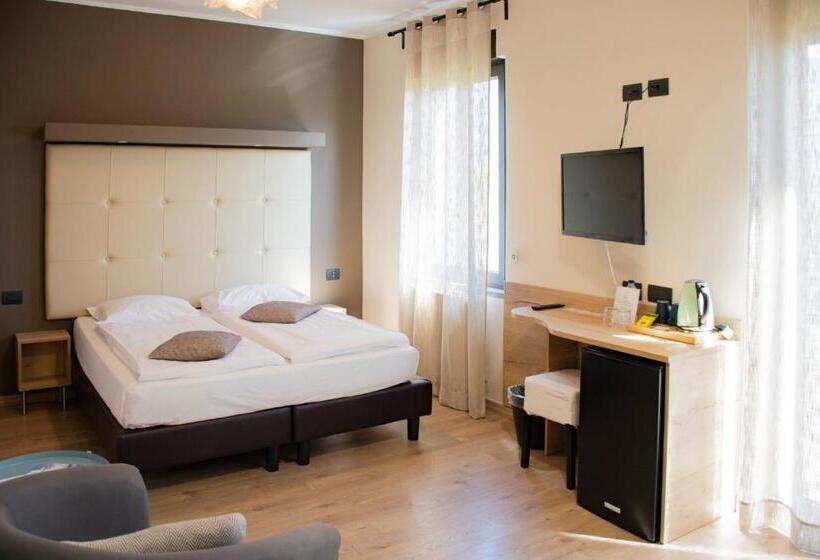 스탠다드 룸 호수 전망, Camping Europa