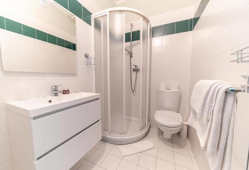 이코노미 룸, Camping Europa