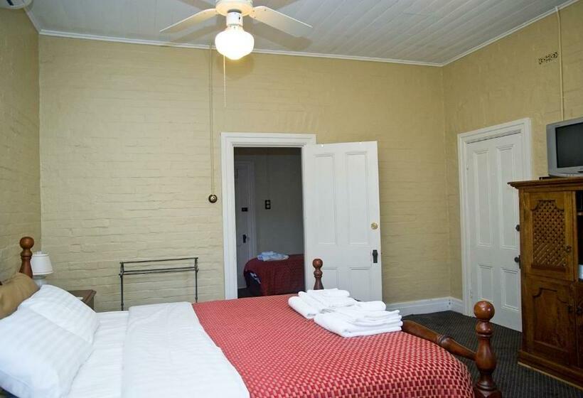 בית, 2 חדרי שינה, Hermitage Hill Country Retreat