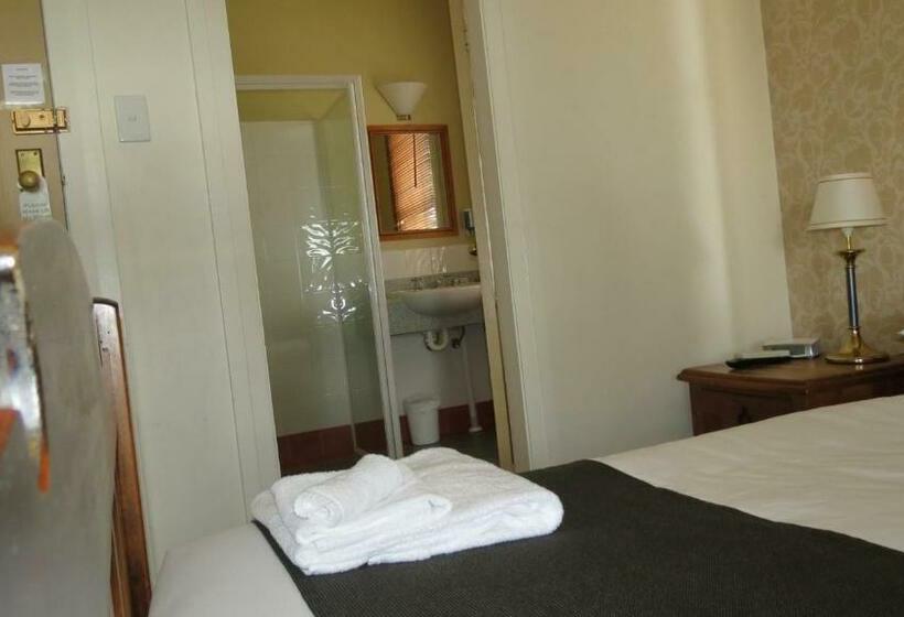 חדר סטנדרט עם מרפסת, Hermitage Hill Country Retreat