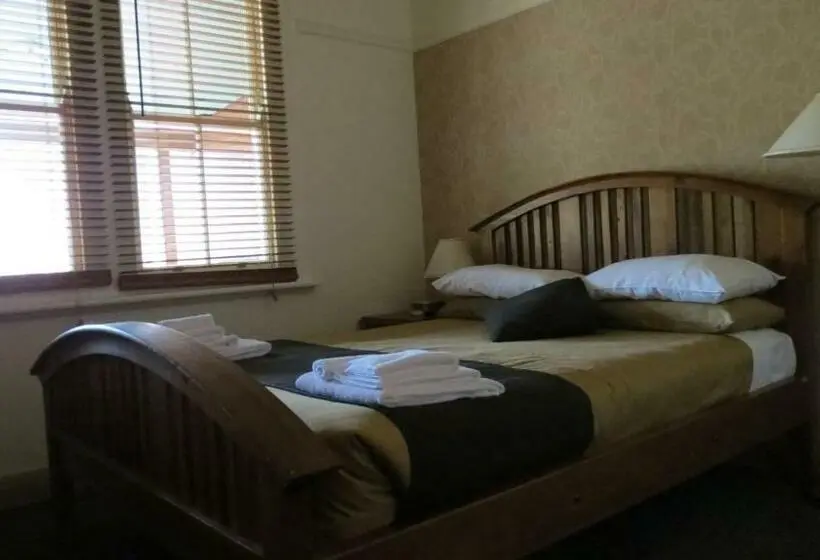 バス共有のスタンダードルーム, Hermitage Hill Country Retreat
