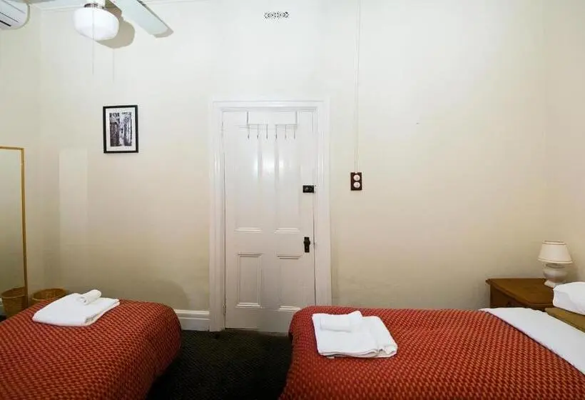 ２ベッドルームハウス, Hermitage Hill Country Retreat