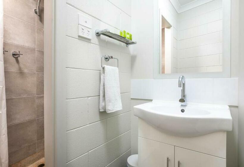 标准工作室, Nightcap At Hendon