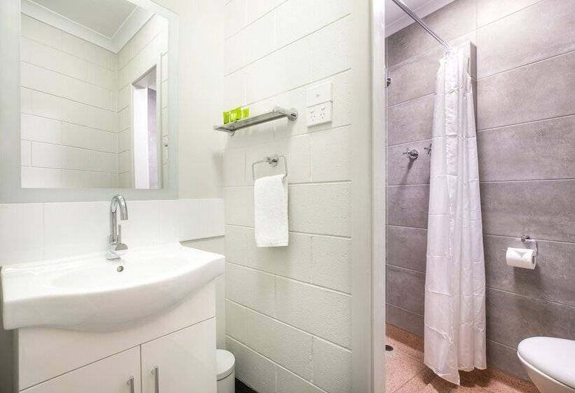 标准工作室, Nightcap At Hendon