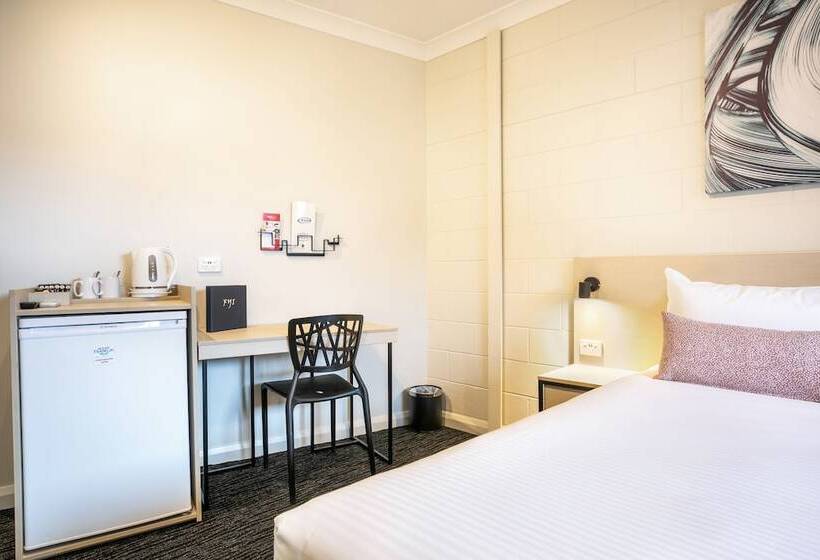 家庭间, Nightcap At Hendon