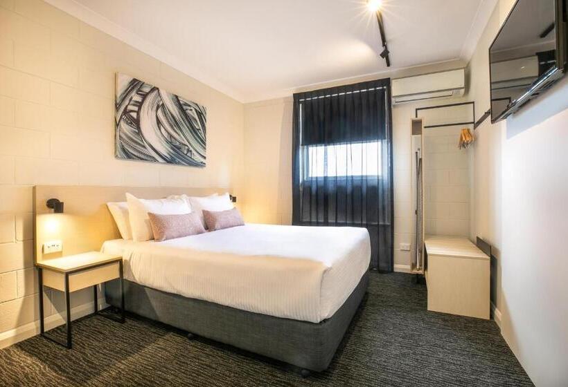 家庭间, Nightcap At Hendon