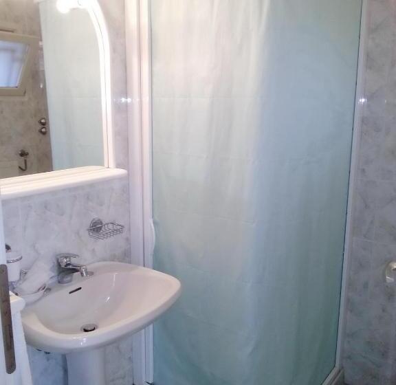 اتاق اکونومی, Vecchia Rimini