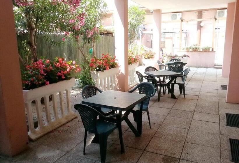 اتاق اکونومی, Vecchia Rimini