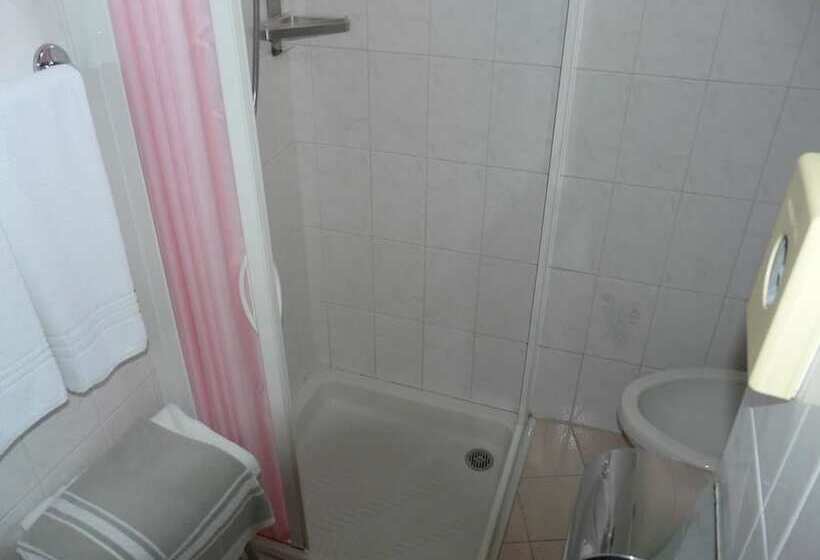 חדר סטנדרט לארבעה, Vecchia Rimini