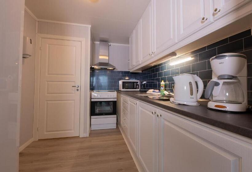 آپارتمان 4 خوابه, Kaikanten Rorbuer Røst