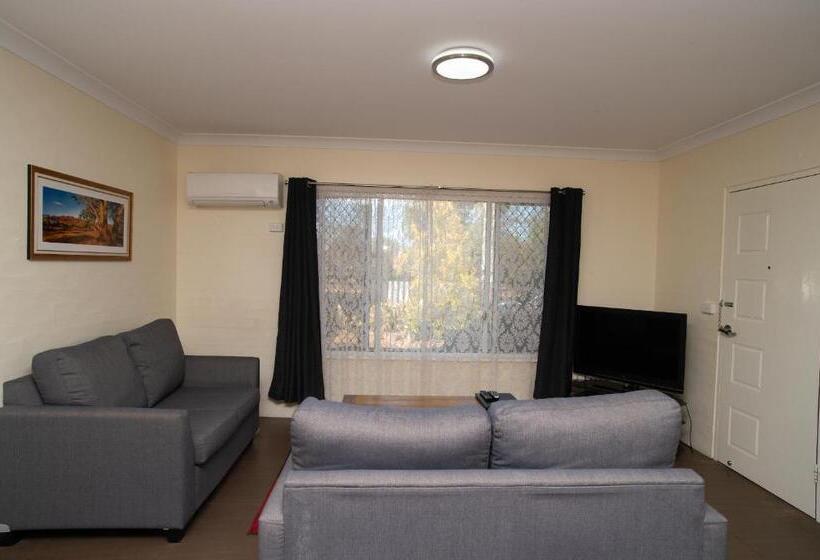 آپارتمان خانوادگی, Manera Heights Apartments