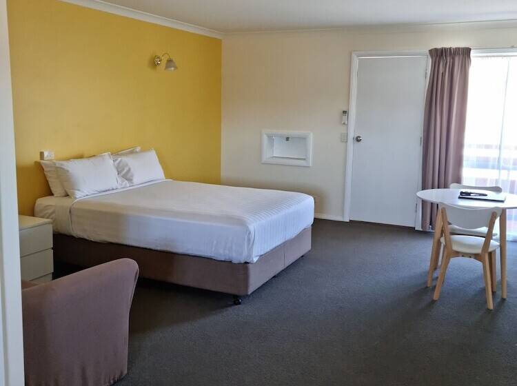 חדר סטנדרט עם ג'קוזי, Mid City Plantation Motel