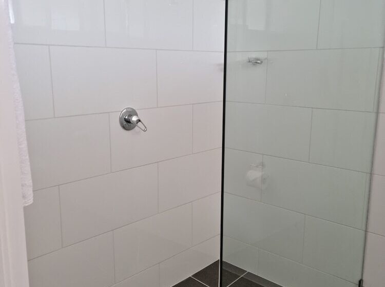 اتاق لوکس, Mid City Plantation Motel