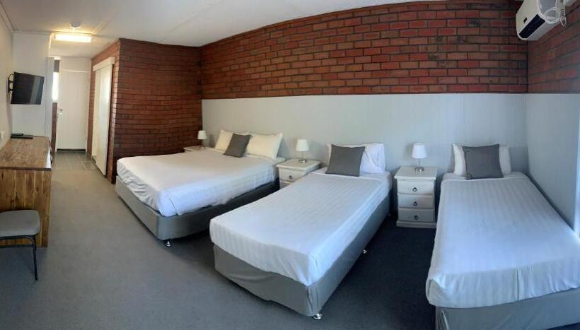 اتاق خانوادگی, Mid City Plantation Motel