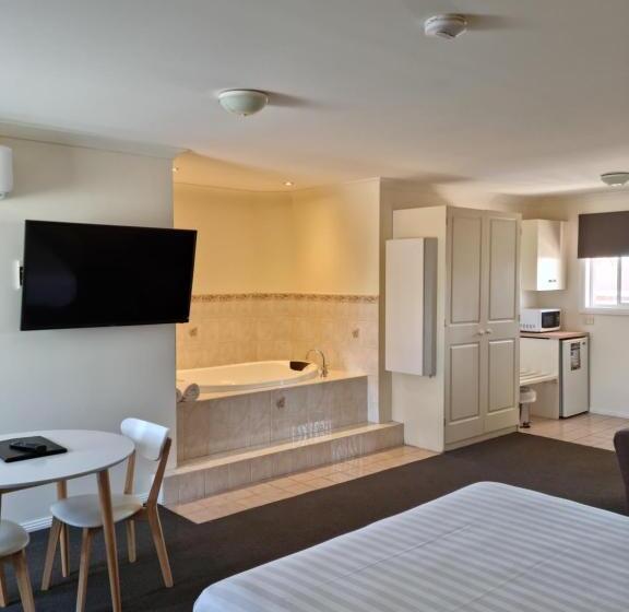 Номер Стандарт с Гидромассажем, Mid City Plantation Motel