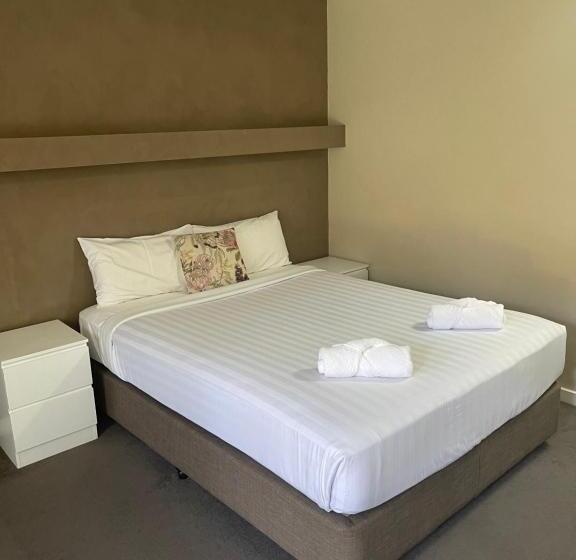 اتاق لوکس, Mid City Plantation Motel