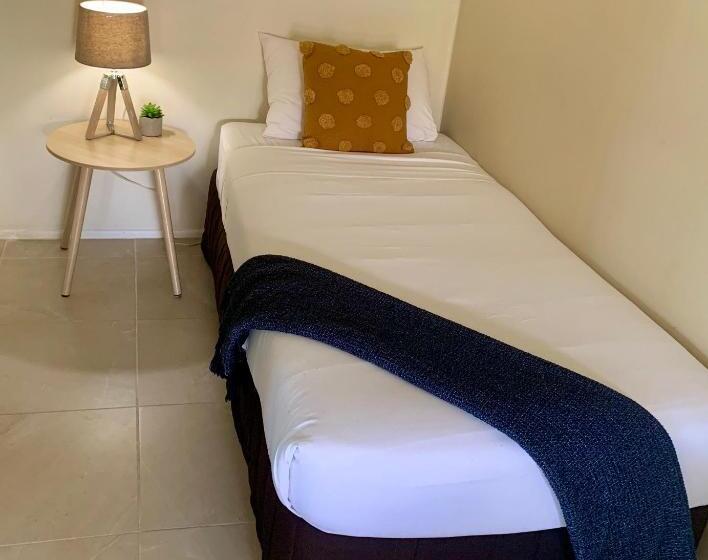 شقة غرفة واحدة, Montville Holiday Apartments