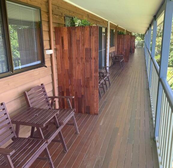 1 Bedroom Apartment Mountain View, Montville Holiday Apartments