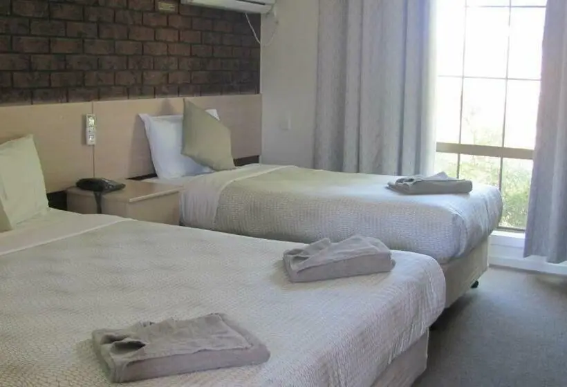 Standard Room, Bristol Hill Motor Inn