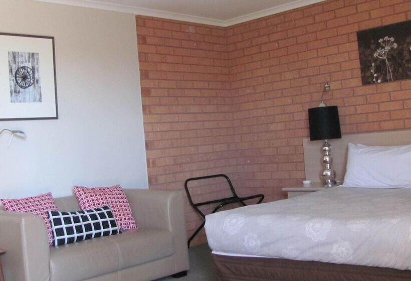 חדר אקזקיוטיב, Bristol Hill Motor Inn