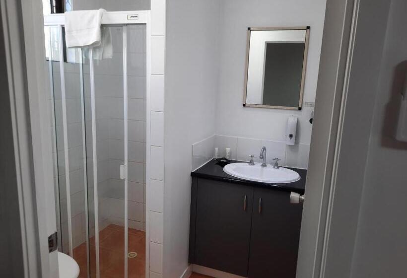 Семейный Номер Базовый, Cleveland Motor Inn