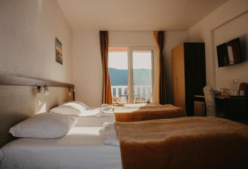 Triple Room Sea View, Villa Matic