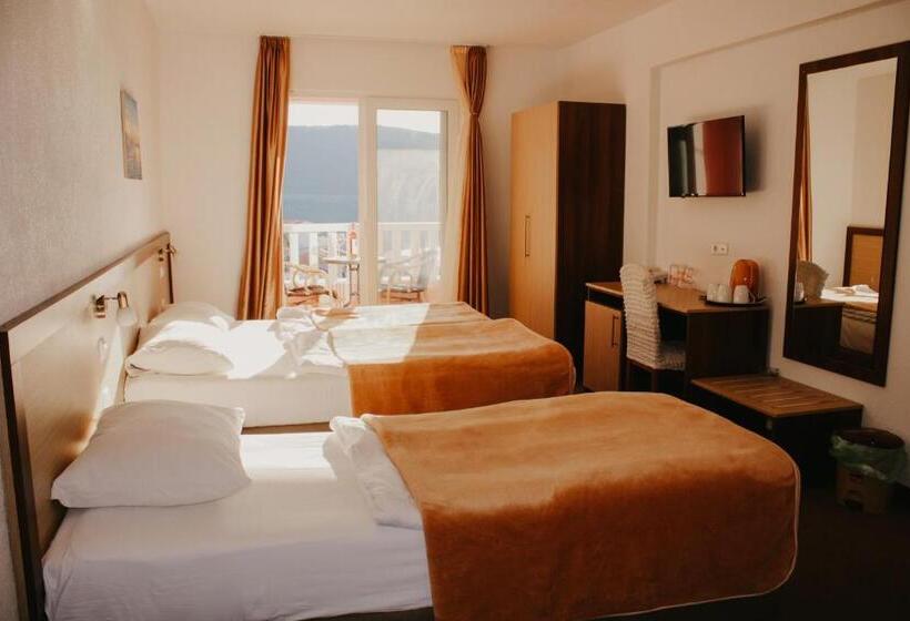 Triple Room Sea View, Villa Matic