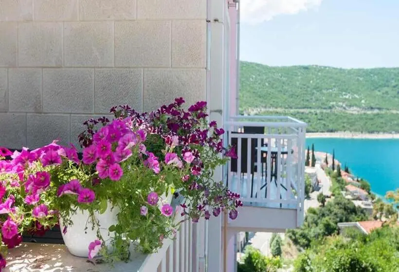 اتاق استاندارد سه نفره, Villa Matic