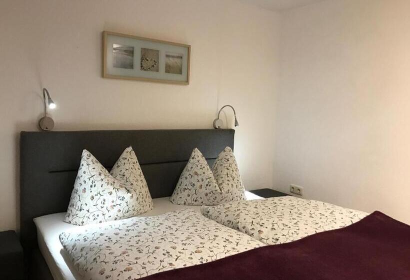 اتاق استاندارد با چشم‌انداز کوهستان, Pension Schanzenblick