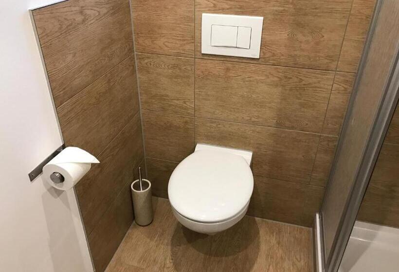 آپارتمان 2 خوابه, Pension Schanzenblick