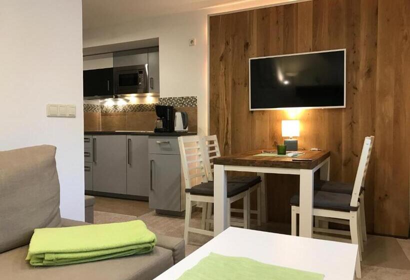 آپارتمان 2 خوابه, Pension Schanzenblick