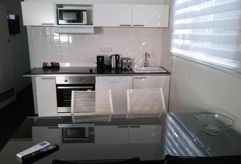 شقة غرفتين, Siesta Central Apartments