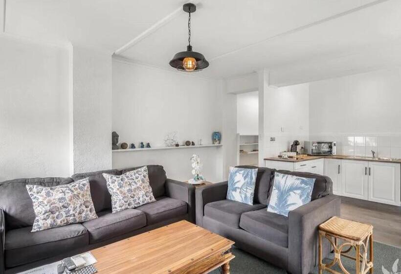 شقة عائلية مطلة على البحر, Smugglers Rest Apartments Dover