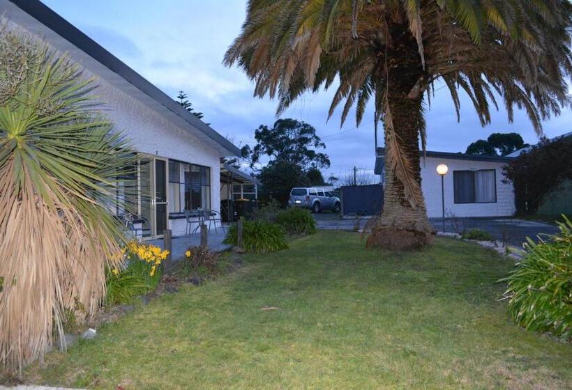Family flat with sea view, Smugglers Rest Apartments Dover