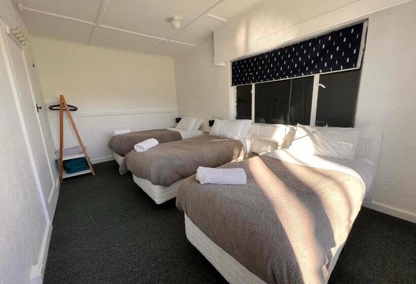 Family flat with sea view, Smugglers Rest Apartments Dover