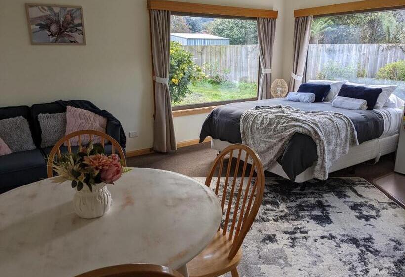 جناح عائلي, Smugglers Rest Apartments Dover